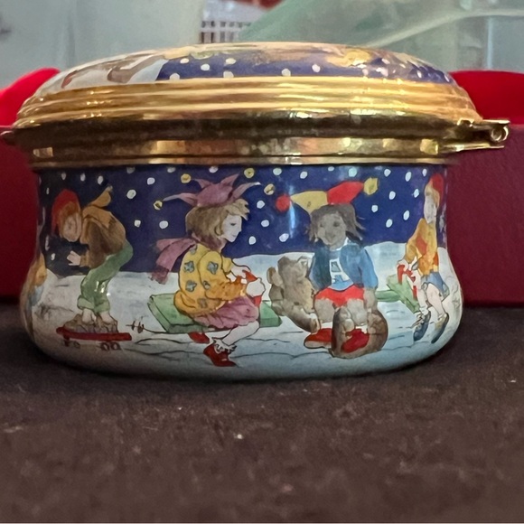 Santa & Children Halcyon Days 2004 Christmas Box. Excellent condition in box. - Picture 8 of 11